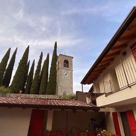 La Volpe Rossa Rooms And Apartments Сан Феличе дел Бенако Екстериор снимка