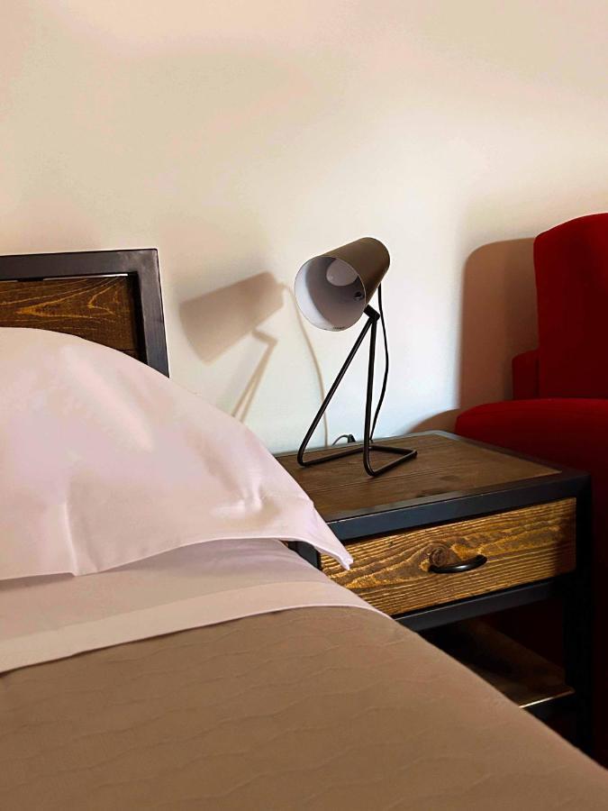 La Volpe Rossa Rooms And Apartments Сан Феличе дел Бенако Екстериор снимка